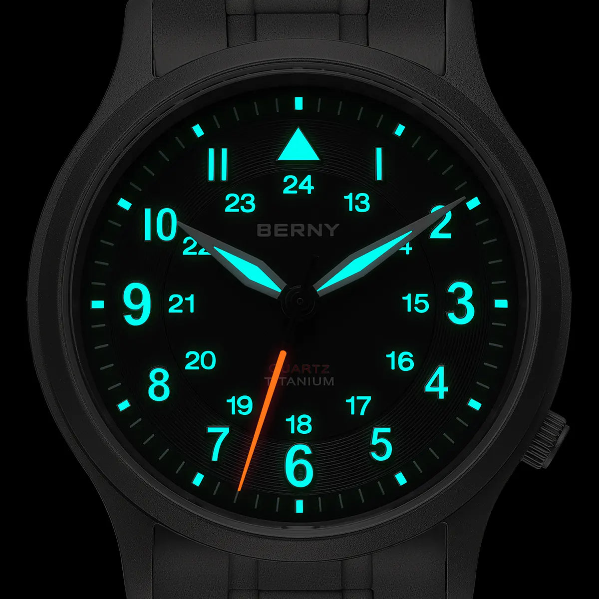 This Berny watch displays a luminous glow for enhanced visibility in the dark. The black dial features both 12-hour and 24-hour markers, with glowing hands and numbers for easy time reading. The design blends style with functionality, perfect for nighttime use.